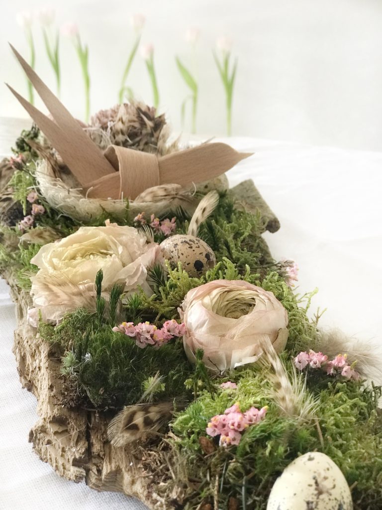 DIY: Frühlingshafte Tischdeko zu Ostern mit Naturmaterial. #Chalet8 #Tischdeko #Osterdeko